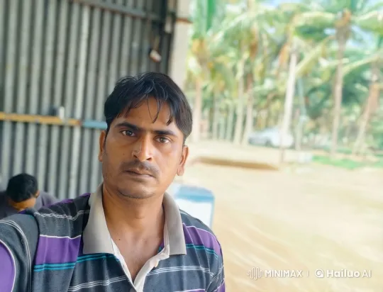 Attractive Girl in Red Saree Approaches Unresponsive Boy – AI Generated Video | Hailuo AI