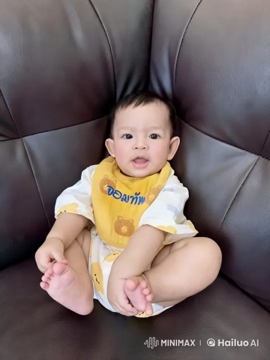 Baby's Energetic Mix of Boxing and Kungfu Moves – AI Generated Video | Hailuo AI
