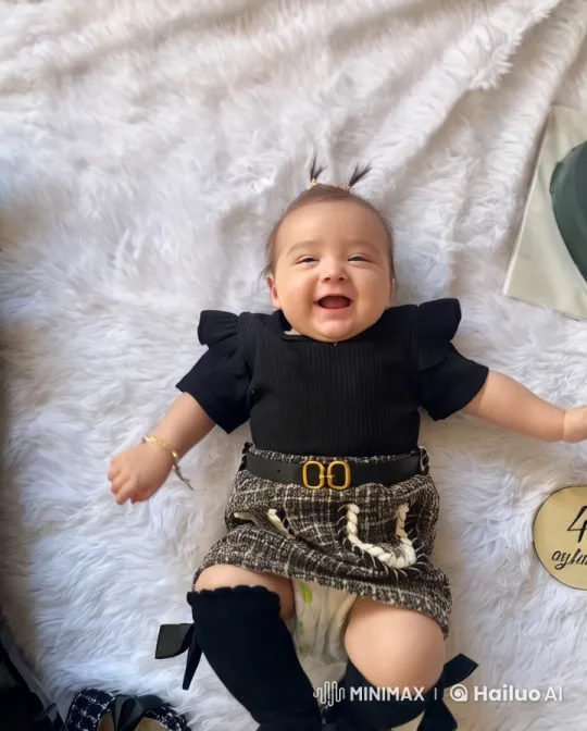 Baby's Joyful Dance and Playful Kung Fu Pose – AI Generated Video | Hailuo AI