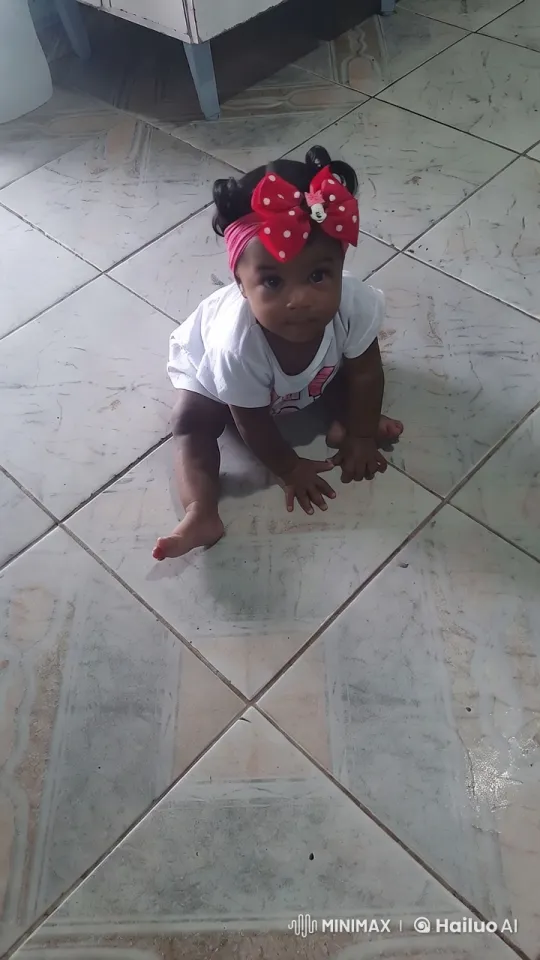 Baby Dances with Subtle Hip Movements – AI Generated Video | Hailuo AI