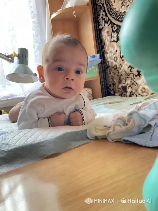 Child Stands Up, Says 'Are You a Head?' in Cozy Room – AI Generated Video | Hailuo AI