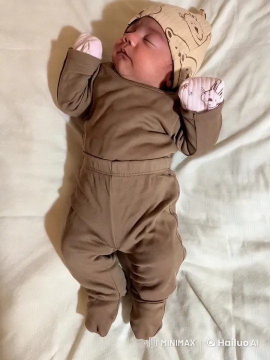 Baby's Joyful Dance and Developmental Milestones – AI Generated Video | Hailuo AI