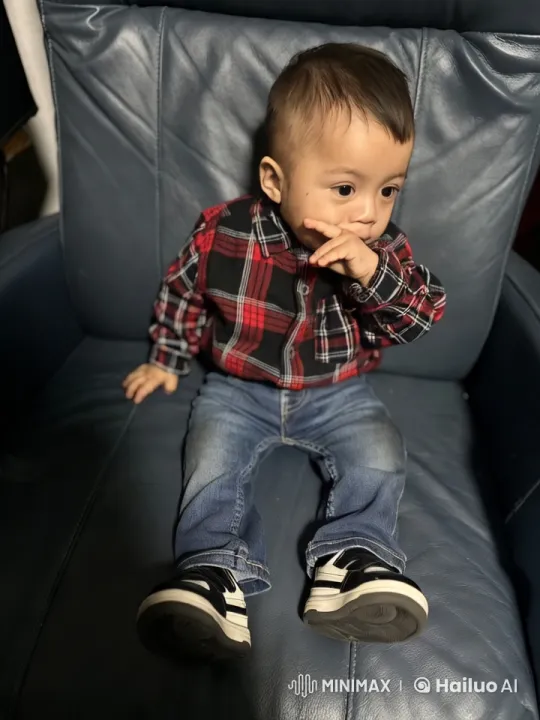 Child Enacts Kung Fu Moves in Energetic Dance Scene – AI Generated Video | Hailuo AI