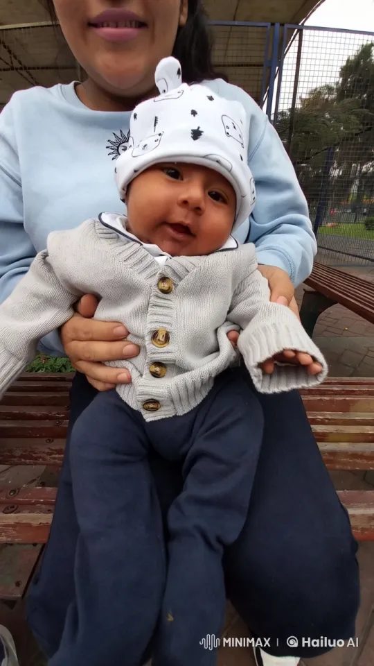 Woman and Baby Delight in Serene Park Dance – AI Generated Video | Hailuo AI