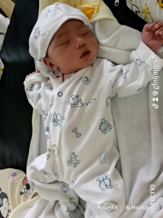 Baby's Adorable Kung Fu Performance in Slow Motion – AI Generated Video | Hailuo AI