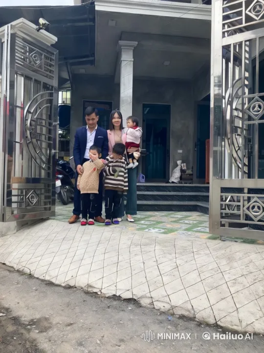 Family and Home: A Moment of Unity and Elegance – AI Generated Video | Hailuo AI