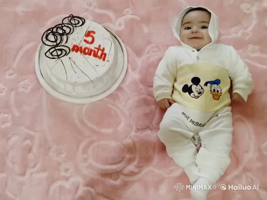 Baby Celebrates 5 Months with Joyful Dance and Kung Fu Play – AI Generated Video | Hailuo AI