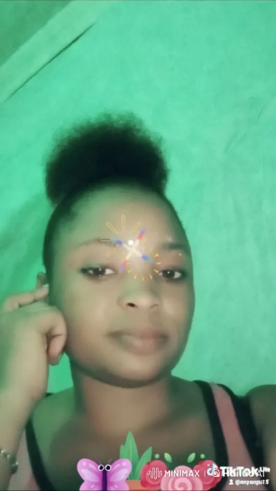 Vibrant Market Vendor Skillfully Slices Meat – AI Generated Video | Hailuo AI