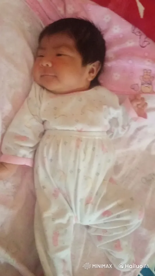Baby Awakening and Delicate Dance in Cozy Setting – AI Generated Video | Hailuo AI