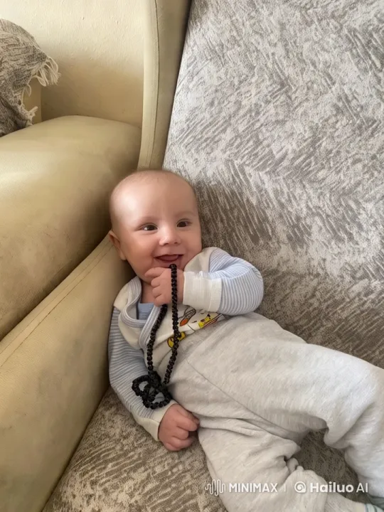 Baby's Joyful Dance and Playful Punches – AI Generated Video | Hailuo AI