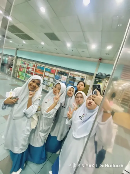 Uniformed Group Performs Kungfu in Shopping Area – AI Generated Video | Hailuo AI