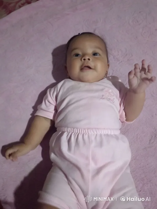 Baby's Joyful Dance and Playful Stance – AI Generated Video | Hailuo AI