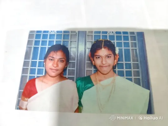 Two Women Embrace in Traditional Attire – AI Generated Video | Hailuo AI