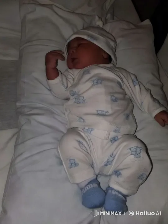 Baby's Serene Awakening and Gentle Dance – AI Generated Video | Hailuo AI