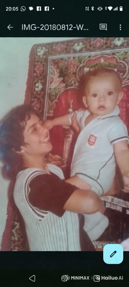 Woman and Baby Share Intimate, Nostalgic Moment – AI Generated Video | Hailuo AI
