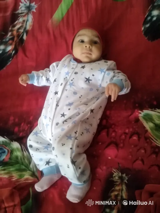 Baby's Joyful Dance and Playful Punches – AI Generated Video | Hailuo AI