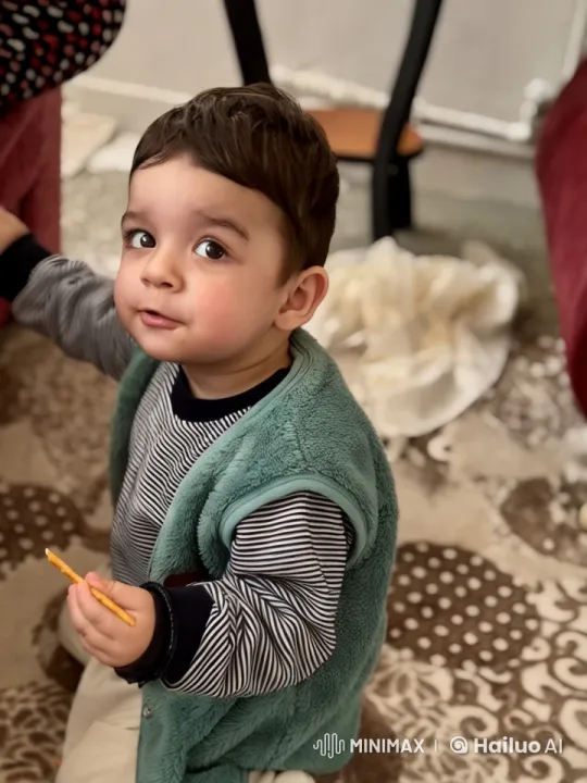 Child's Joyful Dance and Playful Punches – AI Generated Video | Hailuo AI