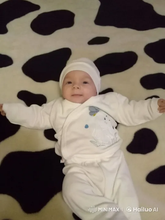 Baby Enjoys Dance on Cow Mat in Live2D Animation – AI Generated Video | Hailuo AI