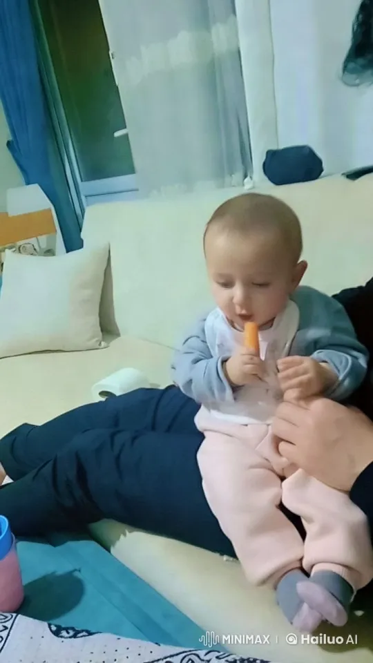 Baby Joyfully Dancing in Cozy Living Room – AI Generated Video | Hailuo AI
