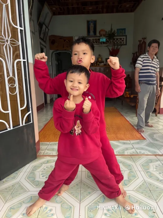 Children Performing Kungfu in Decorative Room – AI Generated Video | Hailuo AI