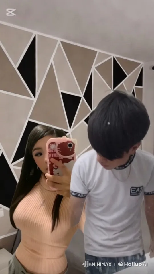 Intimate Hug Captured in Artistic Tracking Shot – AI Generated Video | Hailuo AI