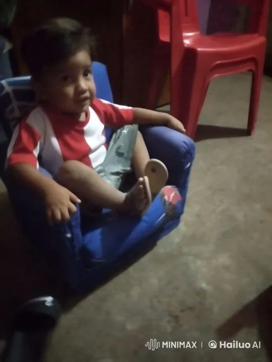 Child in Blue Armchair: Minimalist Aesthetic Video – AI Generated Video | Hailuo AI
