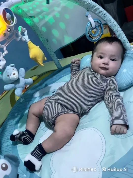 Baby's Joyful Dance on Play Mat – AI Generated Video | Hailuo AI