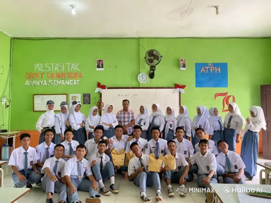 Classroom Fight Scene: Playful Martial Arts Choreography – AI Generated Video | Hailuo AI