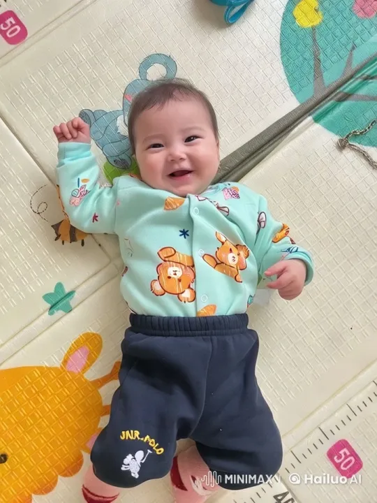 Baby Dancing Cheerfully on Play Mat – AI Generated Video | Hailuo AI