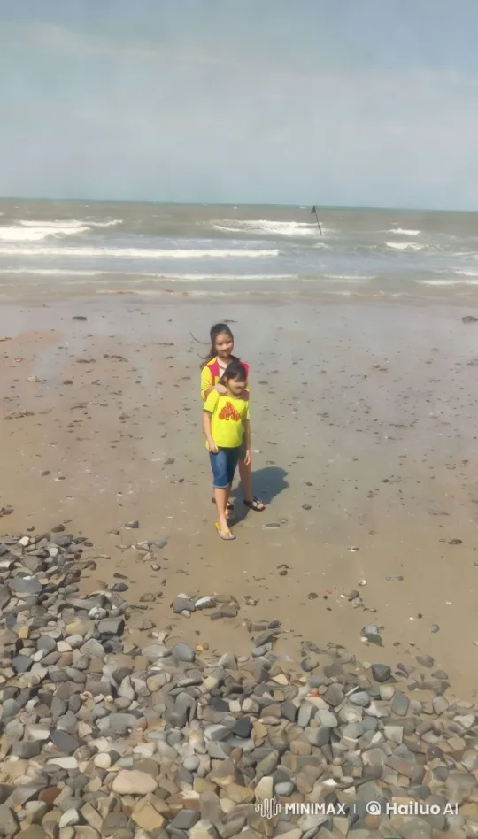 Children Display Kungfu on Rocky Beach – AI Generated Video | Hailuo AI