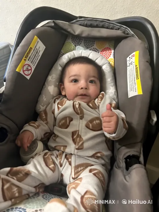 Baby's Playful Dance and Kung Fu Moves in Onesie – AI Generated Video | Hailuo AI