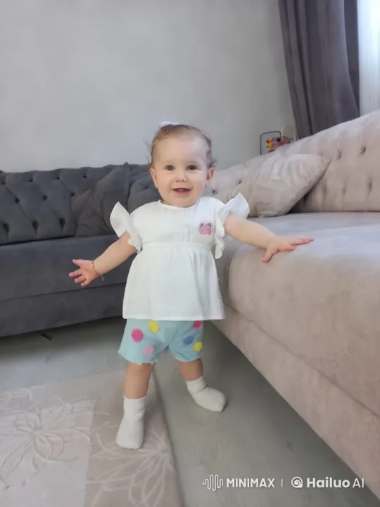 Baby's Joyful Dance in Cozy Living Room – AI Generated Video | Hailuo AI