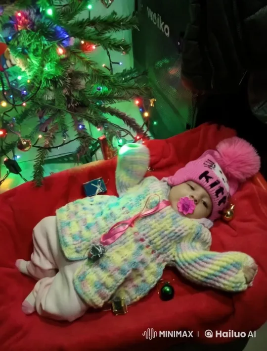 Baby's Joyful Dance Amid Christmas Decor – AI Generated Video | Hailuo AI