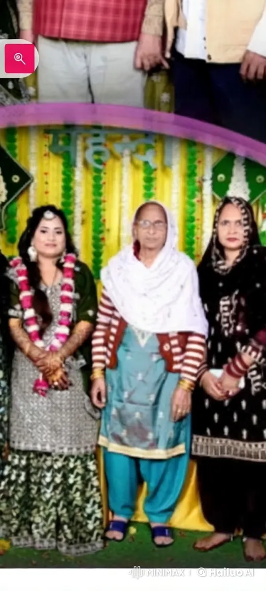 Festive Celebration with Santa's Heartfelt Greeting – AI Generated Video | Hailuo AI