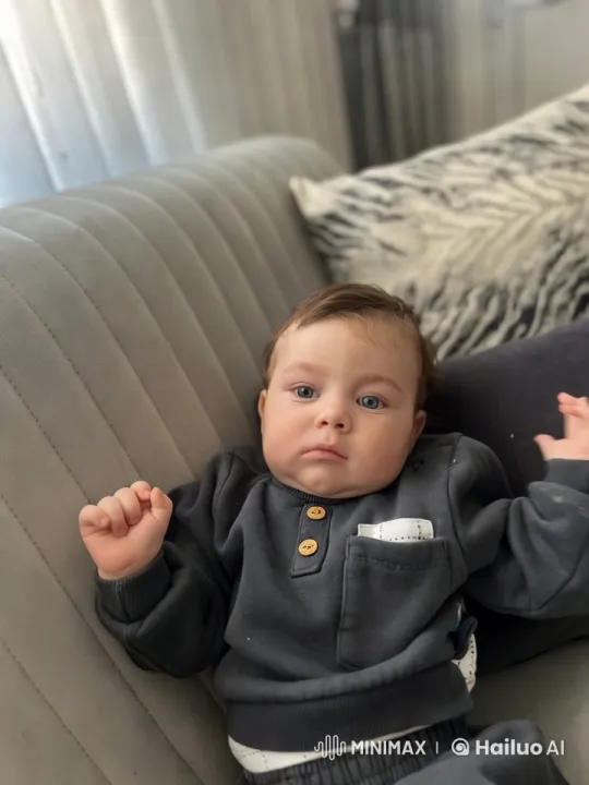 Baby's Graceful Kung Fu Dance on Sofa – AI Generated Video | Hailuo AI