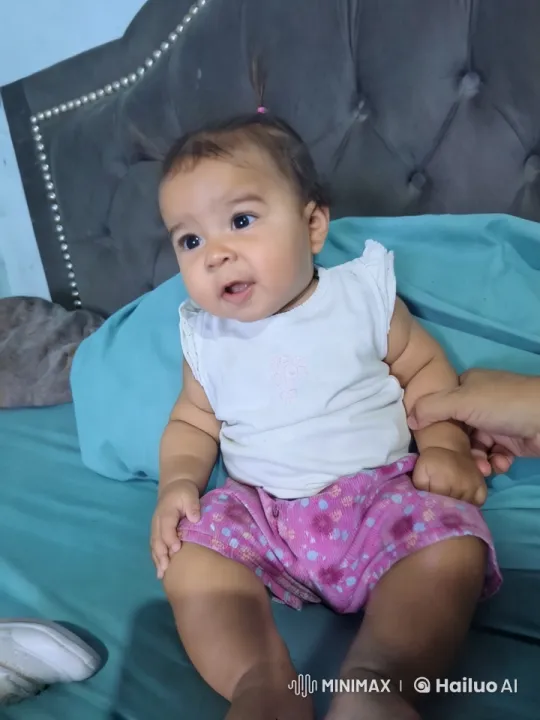Baby's Joyful Dance and Kung Fu Pose in Cozy Bedroom – AI Generated Video | Hailuo AI