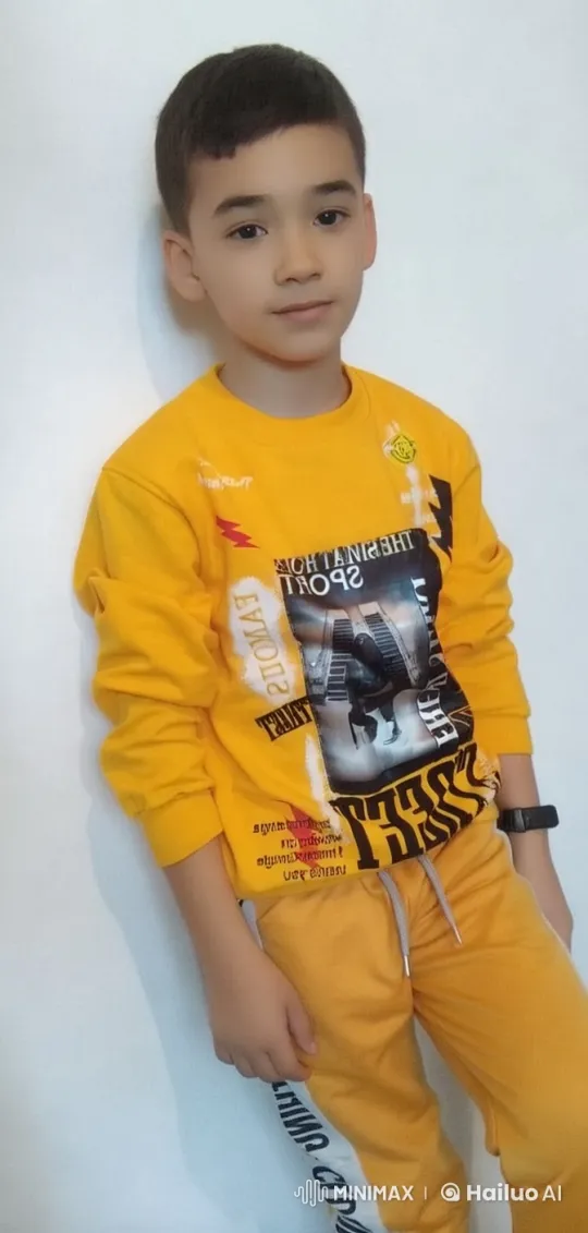 Live2D Animation: Boy in Vibrant Yellow Outfit – AI Generated Video | Hailuo AI