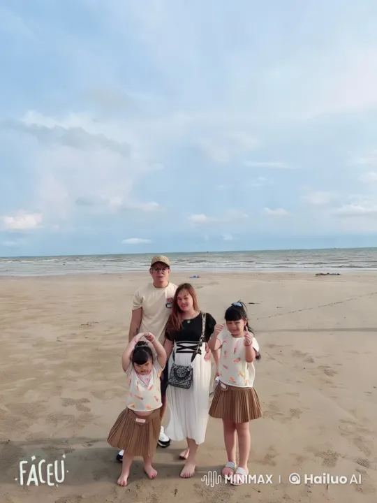Family Demonstrates Impressive Kungfu on Serene Beach – AI Generated Video | Hailuo AI