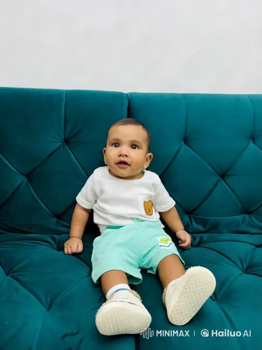Baby's Playful Dance and Kung Fu Pose – AI Generated Video | Hailuo AI
