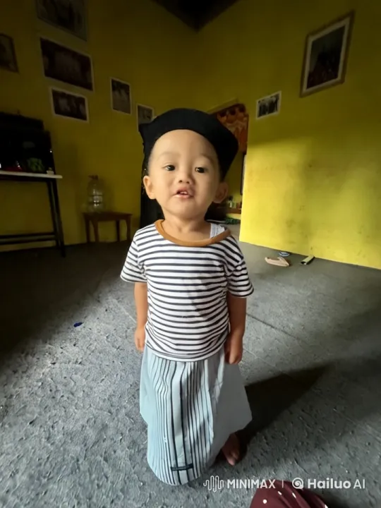 Young Child Demonstrates Energetic Kungfu Skills – AI Generated Video | Hailuo AI