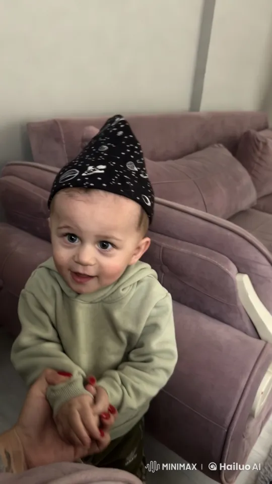 Child Performing Horon Dance in Cozy Living Room – AI Generated Video | Hailuo AI