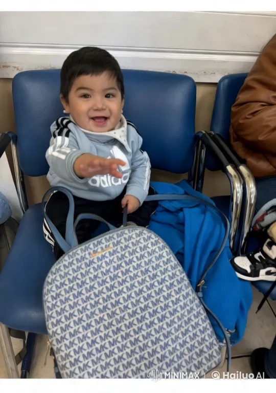 Baby's Joyful Kung Fu Dance in Blue Chair – AI Generated Video | Hailuo AI