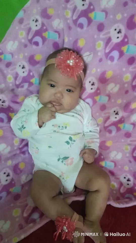 Baby's Gentle Dance in Cozy Blanket Setting – AI Generated Video | Hailuo AI