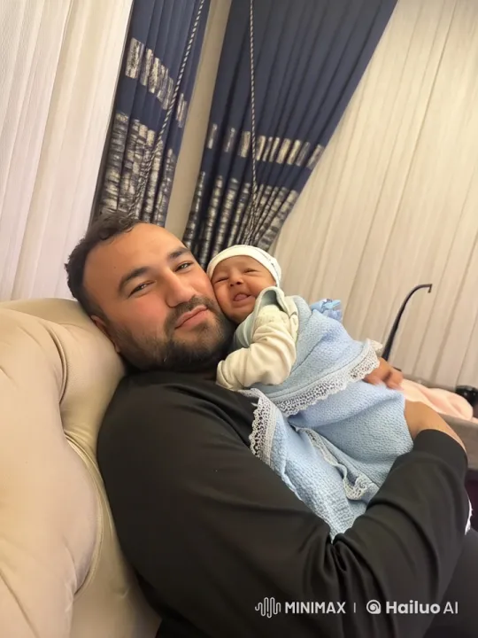 Father and Baby's Joyful Animated Dance Moment – AI Generated Video | Hailuo AI