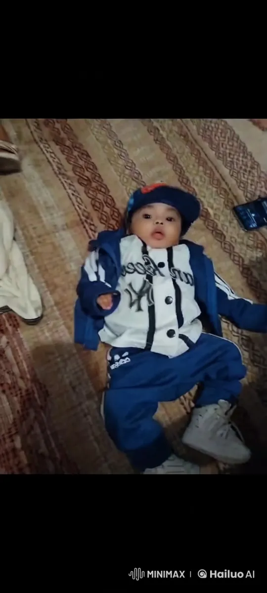 Baby's Playful Kung Fu Dance and Joyful Stance – AI Generated Video | Hailuo AI