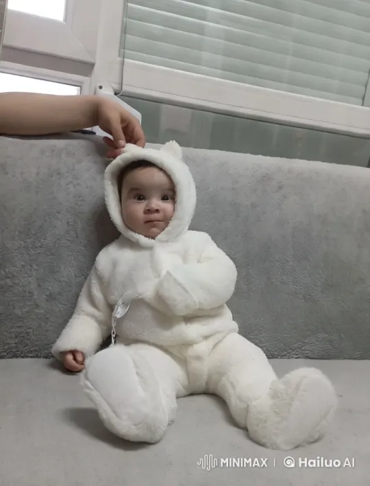 Baby's Joyful Dance and Kung Fu Performance – AI Generated Video | Hailuo AI