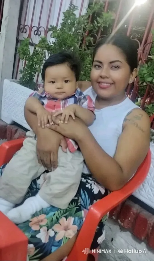 Woman and Child in Intimate Outdoor Moment – AI Generated Video | Hailuo AI