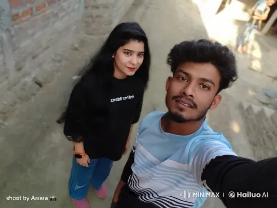 Aesthetic Embrace on a Rustic Path – AI Generated Video | Hailuo AI