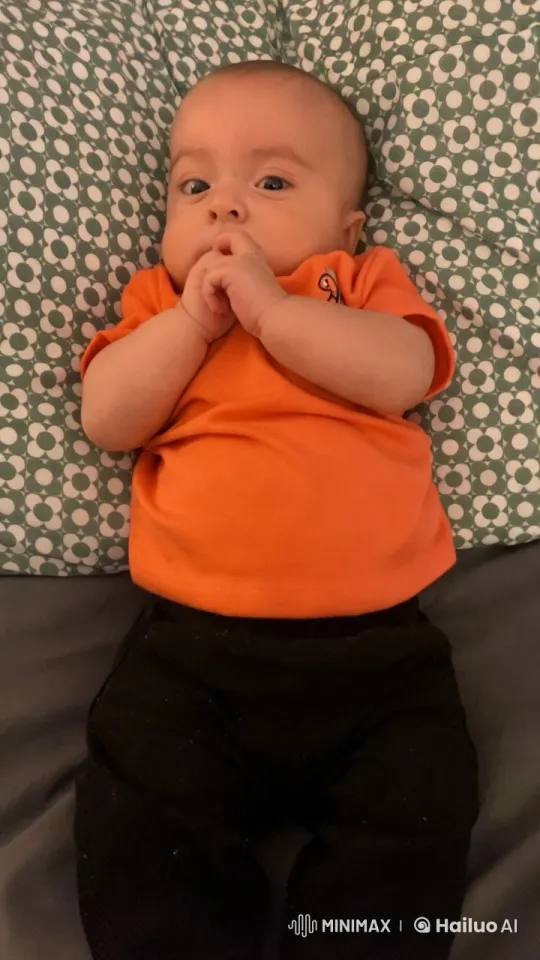 Baby Mimics Kung Fu and Dances in Playful Video – AI Generated Video | Hailuo AI