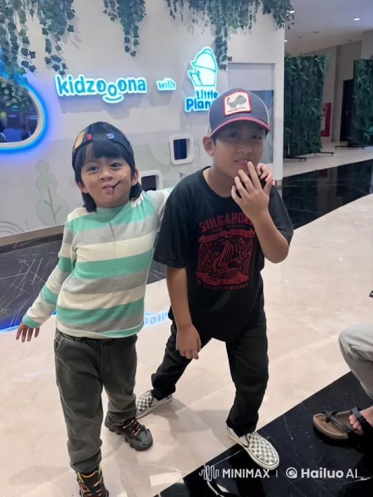 Playful Kungfu Fight at Kidzoona with Little Planet – AI Generated Video | Hailuo AI